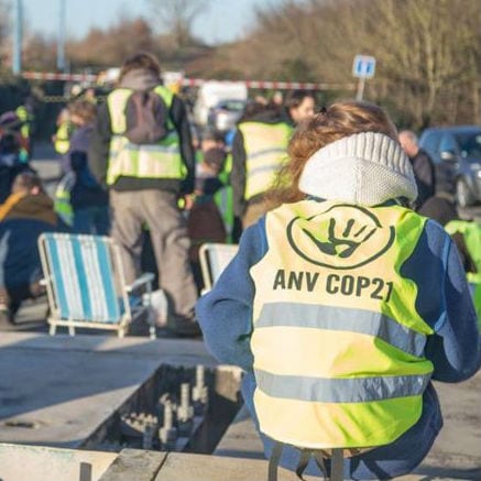 Alternatiba En Soutien Au Sit In Non Violent Des Gilets Jaunes