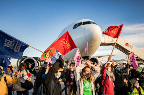 Marches sur les aéroports en octobre 2020, lancées par le mouvement Alternatiba pour la réduction du trafic aérien