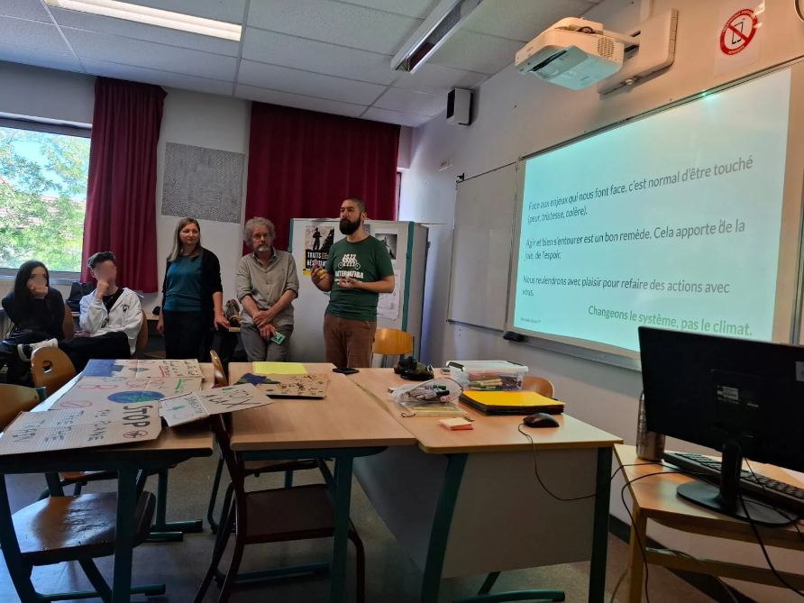 Présentation par les bénévoles d'Alternatiba et de Cultures and Co