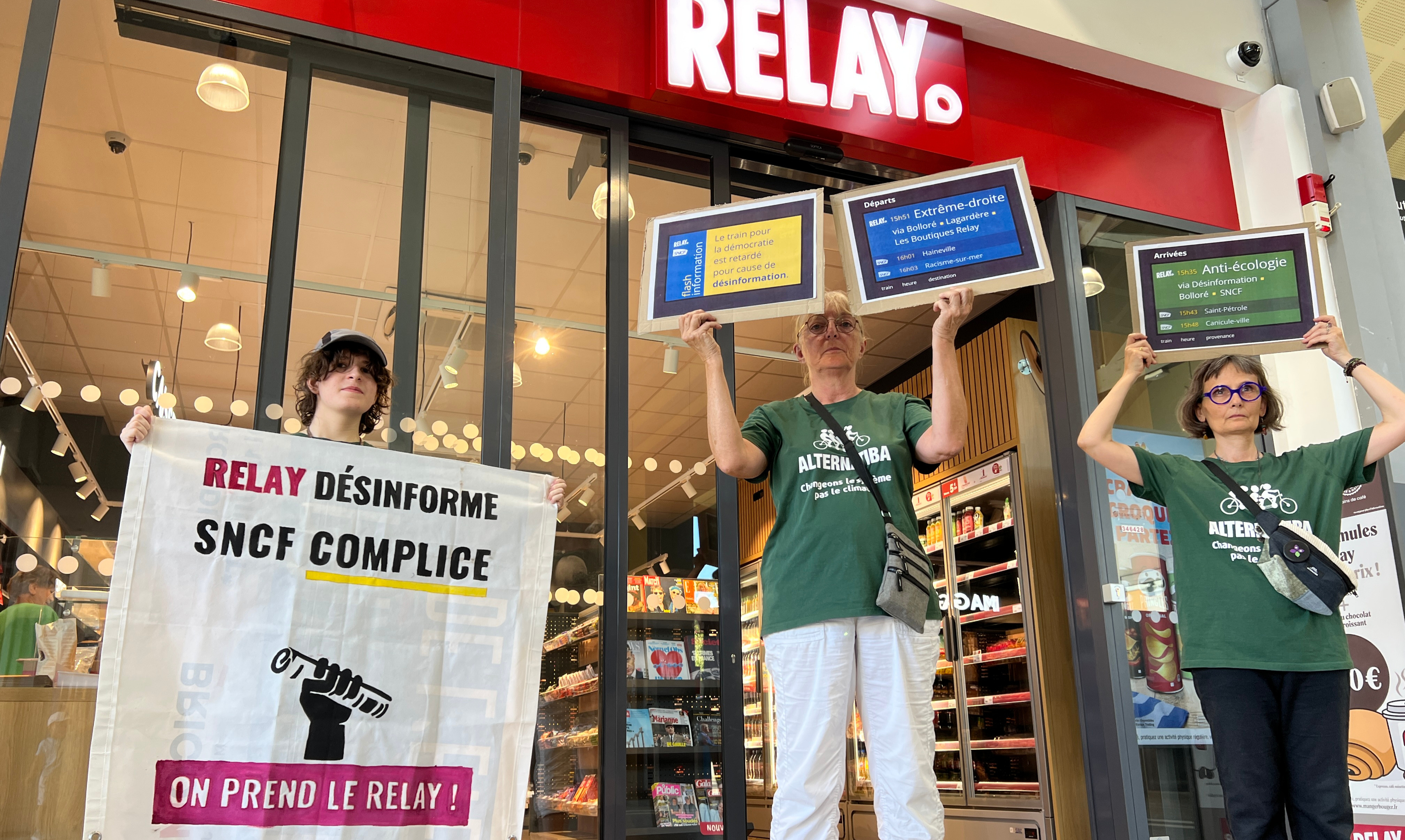 Relay et Bolloré : plus de 47 000 citoyen⋅nes se mobilisent pour le climat et pour un espace public neutre : Image à la une