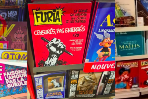 Malgré son engagement à le retirer, Relay persiste à vendre un magazine d’extrême-droite : image à la une